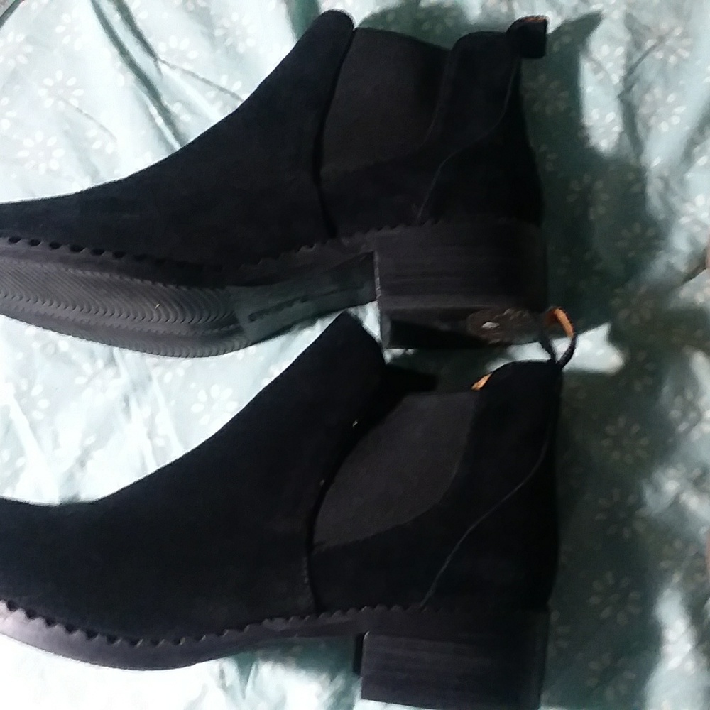 Black suede boots